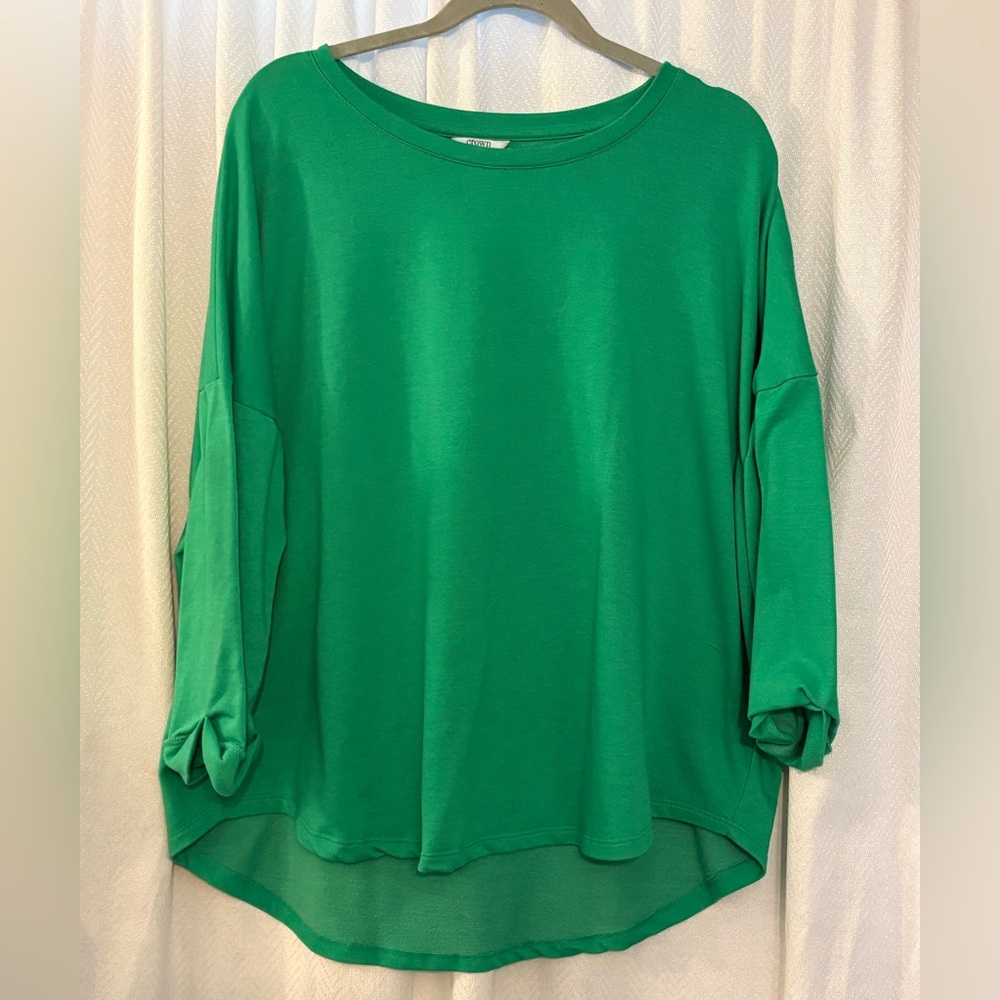Crown & Ivy Vibrant Green Long Sleeve Top